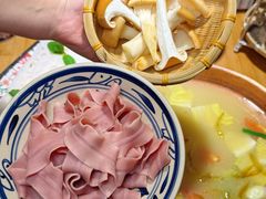 -洱火云南酸菜牛肉火锅(石景山当代商城店)