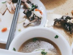 -东巴谷野生菌火锅餐厅