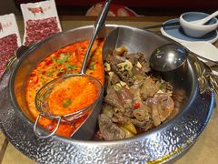 特色牛腩鸳鸯锅-左庭右院鲜牛肉火锅(金山万达店)