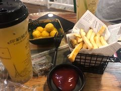 -柯斗斗主题餐厅·狗咖·围炉煮茶·茶饮(国瑞升平里店)