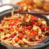 辣椒炒肉吃不烦，就是有点费米饭