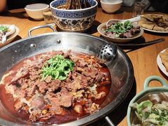 -大众跷脚牛肉馆·非遗传承单位(峨眉山店)