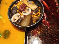 -老牌坊云南鱼豆花火锅(哈西万达店)