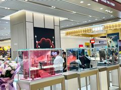 -王府井百货熙地港店