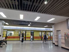 -烈士陵园(地铁站)