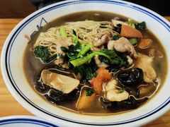 红汤大三鲜-天天鲜面馆(衡山路店)