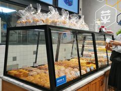 面包甜点陈列柜-大苹果面包生日蛋糕(明珠店)