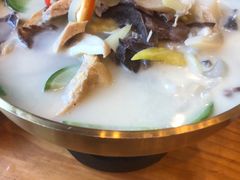 -侬佳蒸菜馆(听潮店)