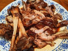 -老天桥酱肉烧饼夹肘子(天桥店)