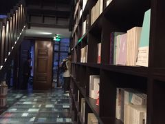 -钟书阁(松江泰晤士小镇店)