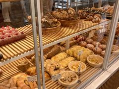 -焙丽拾光(麦凯乐直营店)