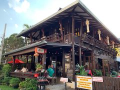 -Dash Teak House