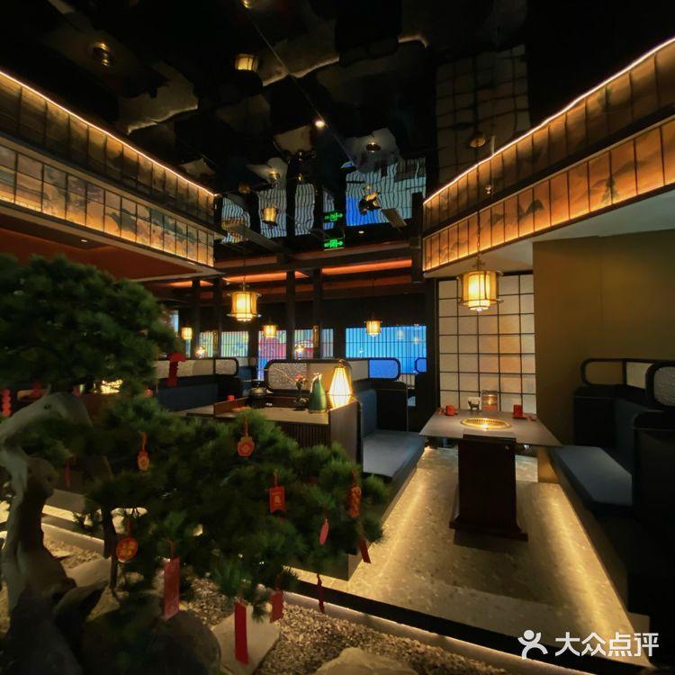 寿司泡着吃???网友果然没骗人,这家店花样真多…