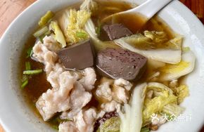 Pork Knuckle, Chinese Cabbage and Blood Soup