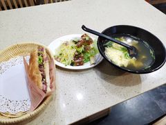 -张满意驴肉火烧(西四店)