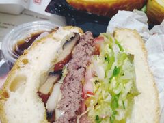 -The Habit Burger Grill 哈比特汉堡(爱琴海店)