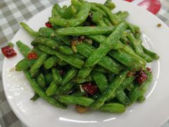 干煸豆角-烁佳海鲜大馅饺子