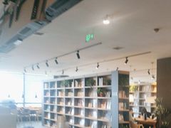 -魔方城市书房(中街益田店)
