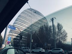 -新荟城购物中心-停车场