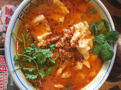 -云海肴·汽锅鸡·云南菜(天山百盛优客店)