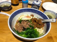 辣肉拌面-沪西老弄堂面馆(定西路店)