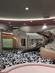 -奈尔宝·国风主题儿童乐园·亲子餐厅(豫园商城店)