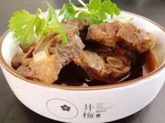 香辣牛骨-贡梅老面馆·蟹粉面·无锡特色小吃(南长街主推店)