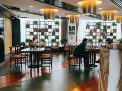 -奔驰北京极光星徽(四元桥店)