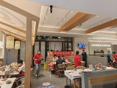 -肥肥虾庄·金牌油焖大虾(汉口城市广场店)