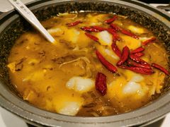 酸菜巴沙鱼小聚锅-渝是乎酸菜鱼(龙旗购物中心店)