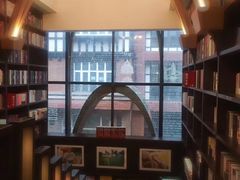 -钟书阁(松江泰晤士小镇店)