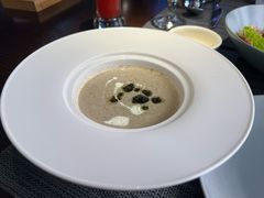 -卡普里披萨·牛扒·下午茶
