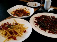 -鱼鲜饭香·招牌汽锅剁椒鱼头王