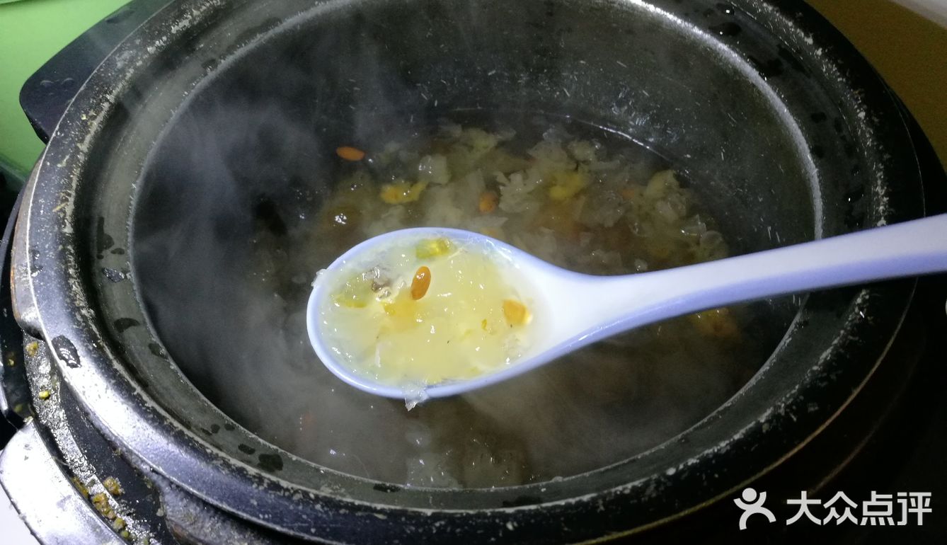 满满胶原蛋白——桃胶皂角米炖银耳
