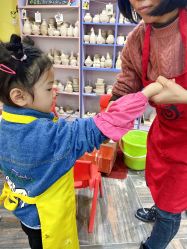 -泥娃娃DIY陶吧(易生活购物公园店)
