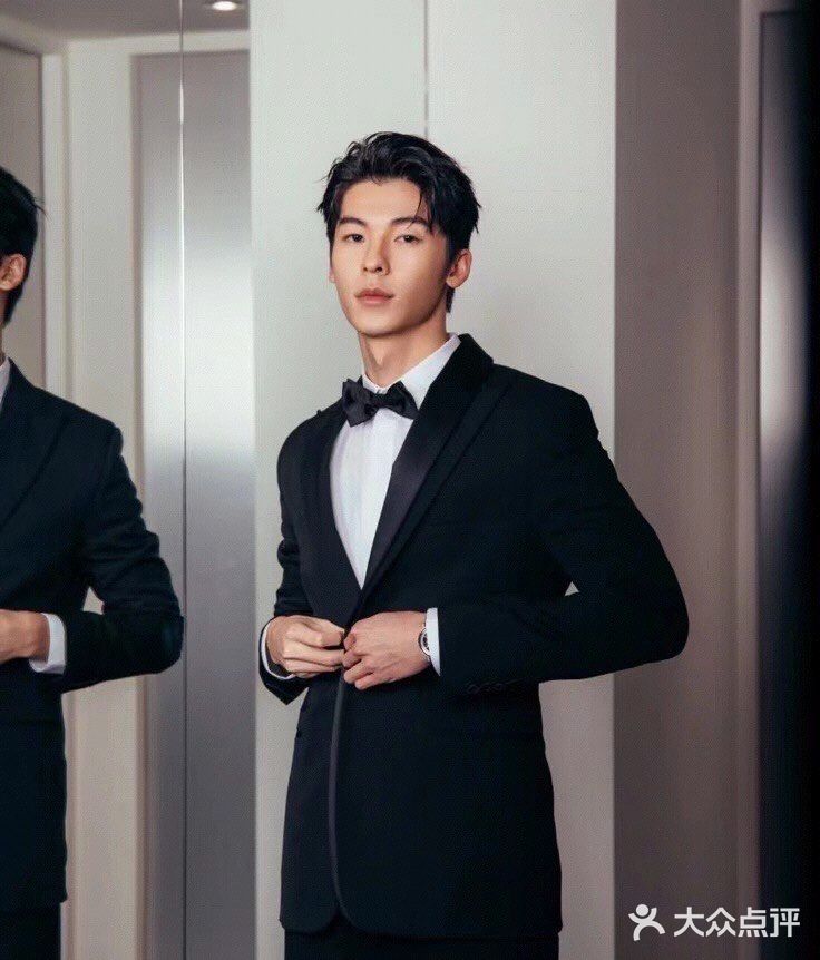 #西服的帅🤩婚礼男士衣服怎么搭配不出错❌别忘了你的新郎🤵 