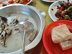 -美顺香食府鱼头老店(雪野湖店)