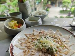 薄切鲜鱼片-穹六人间 people 6(岳阳路店)