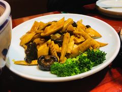 -窄巷子陕菜馆·地道陕西菜(粉巷店)