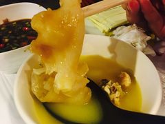 -鲜入围煮花胶鸡海鲜火锅