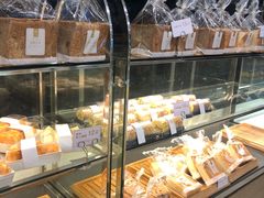 面包甜点陈列柜-御蝶坊生日蛋糕KNAC(新村店)