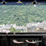 阳朔西街的星巴克