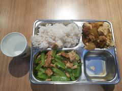 -盒马X会员店(王府井奥莱UP TOWN店)