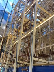 -PIPIKINGDOM皮皮王国欢乐号(欢乐海岸购物中心店)