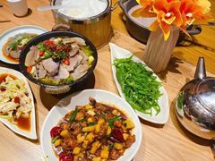 -隔壁老王·家常云南菜(花巷店)