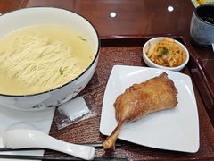 -百年老字号·观振兴蟹黄面·三虾面·苏式面(观前街富仁坊巷店)