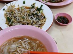 -高温街芽菜鸡沙河粉