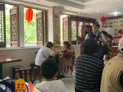 大堂-佬钱湾仔(衣裳街店)