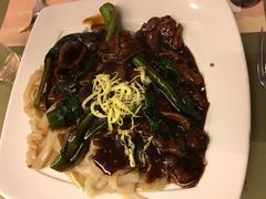 瑞士汁牛河-太平馆餐厅(油麻地店)