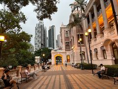 -香港大学